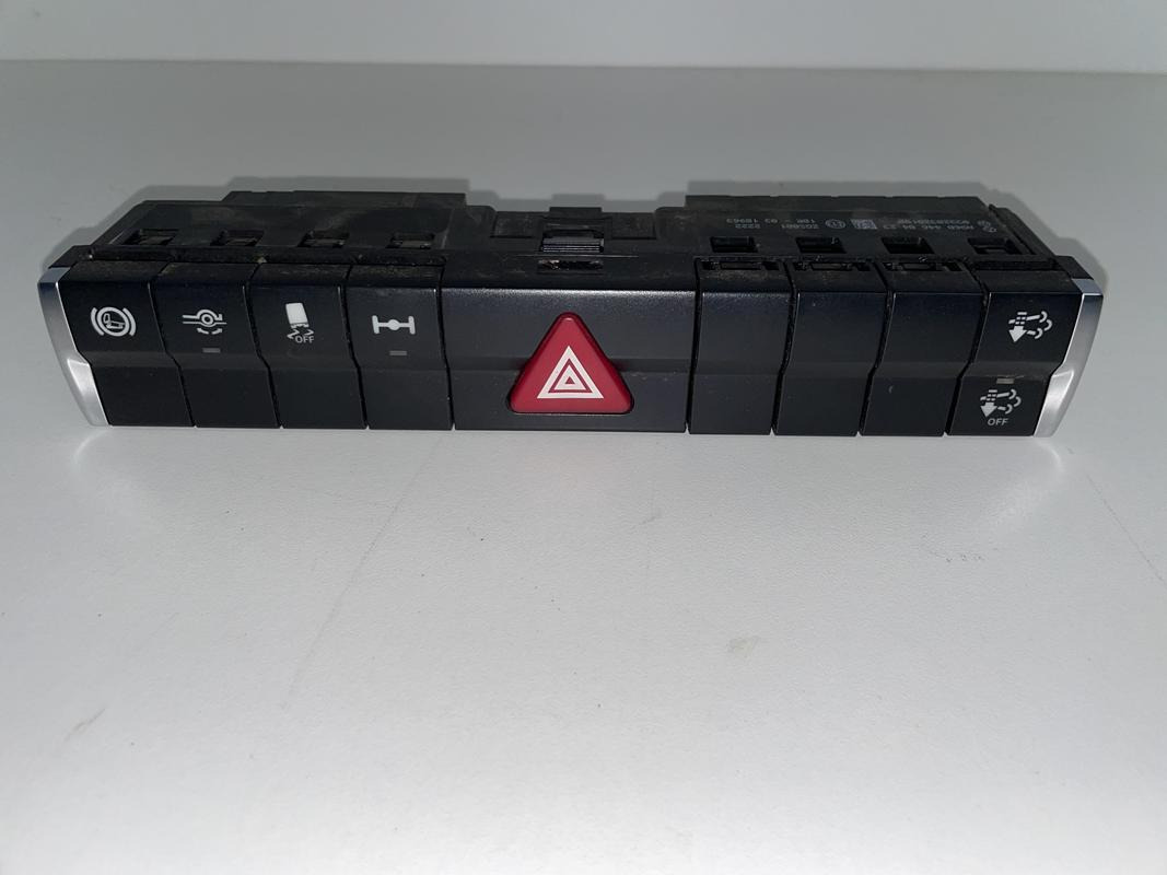 MODUŁ ŚWIATEŁ AWARYJNYCH ACTROS MP 4 A9604460423 - 仪表板 适用于 卡车:图1 MODUŁ ŚWIATEŁ AWARYJNYCH ACTROS MP 4 A9604460423 - 仪表板 适用于 卡车:图1