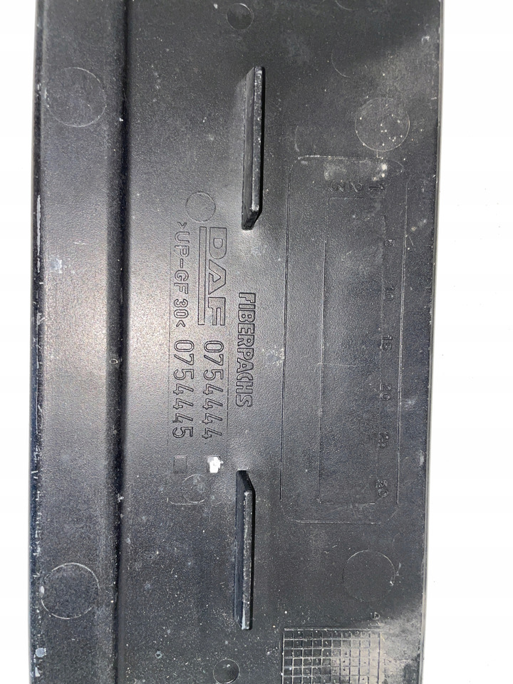 PODSZYBIEMASKOWNICA SZYBY OSŁONA DAF CV 1665944 - 挡风玻璃 适用于 卡车:图4 PODSZYBIEMASKOWNICA SZYBY OSŁONA DAF CV 1665944 - 挡风玻璃 适用于 卡车:图4