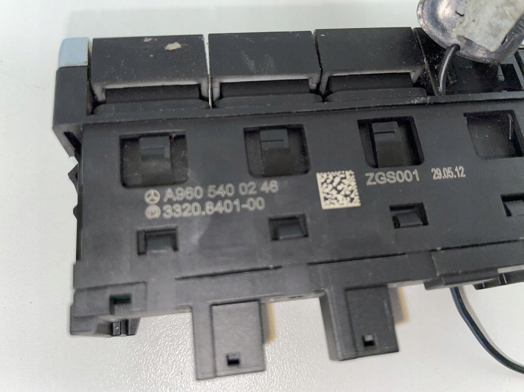 WŁĄCZNIK PANEL STERUJĄCY ACTROS MP4 A9605400246 - 仪表板 适用于 卡车:图2 WŁĄCZNIK PANEL STERUJĄCY ACTROS MP4 A9605400246 - 仪表板 适用于 卡车:图2