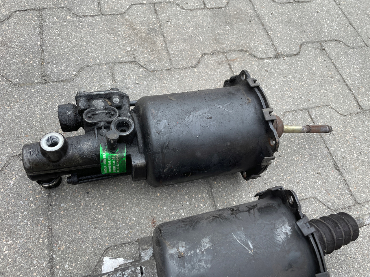 WYBIERAK SKRZYNI BIEGÓW WYSPRZĘGLIK ZAWÓR MAN TGA TGS TGX 9700514127 - 离合器主缸 适用于 卡车:图3 WYBIERAK SKRZYNI BIEGÓW WYSPRZĘGLIK ZAWÓR MAN TGA TGS TGX 9700514127 - 离合器主缸 适用于 卡车:图3