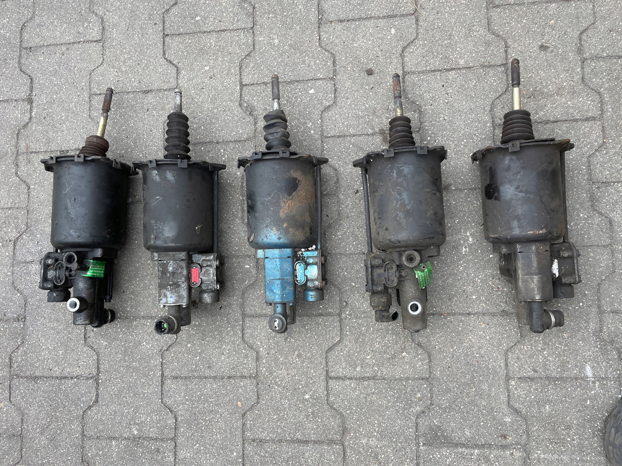 WYBIERAK SKRZYNI BIEGÓW WYSPRZĘGLIK ZAWÓR MAN TGA TGS TGX 9700514127 - 离合器主缸 适用于 卡车:图2 WYBIERAK SKRZYNI BIEGÓW WYSPRZĘGLIK ZAWÓR MAN TGA TGS TGX 9700514127 - 离合器主缸 适用于 卡车:图2