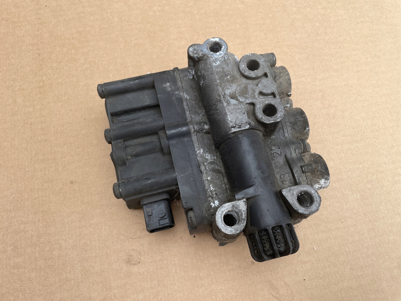 ZAWÓR PODUSZEK MERCEDES ACTROS MP 4 MP4 A0013270725 - 制动阀 适用于 卡车:图2 ZAWÓR PODUSZEK MERCEDES ACTROS MP 4 MP4 A0013270725 - 制动阀 适用于 卡车:图2