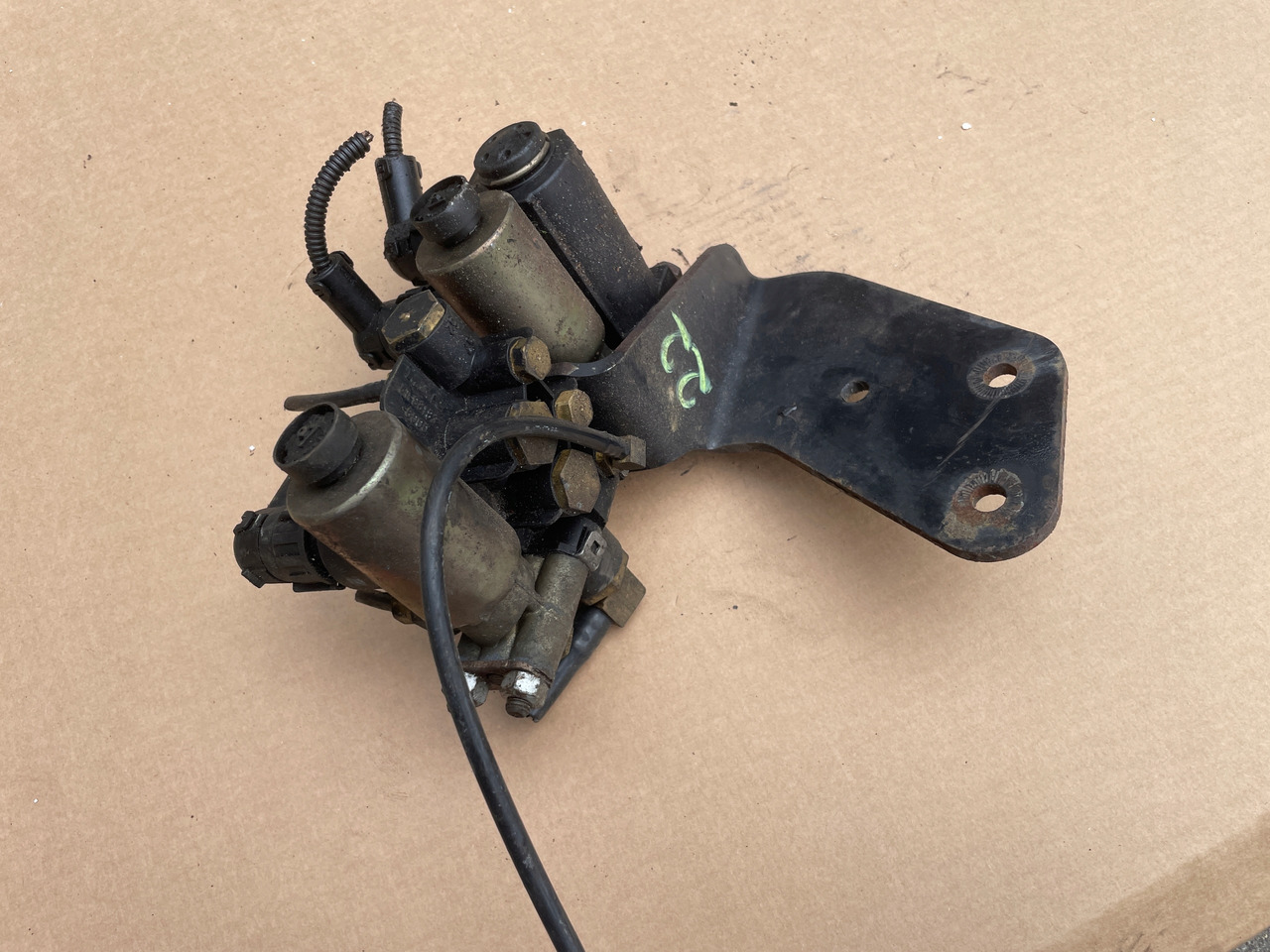 ZAWÓR ROZGAŁĘZIACZ MAN TGA TGS TGX TGM 81981836000 - 发动机及其零件 适用于 卡车:图2 ZAWÓR ROZGAŁĘZIACZ MAN TGA TGS TGX TGM 81981836000 - 发动机及其零件 适用于 卡车:图2