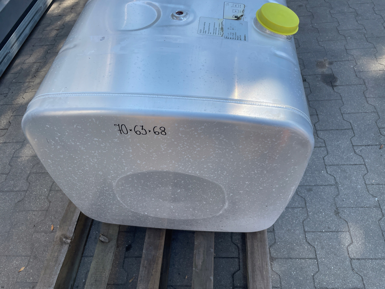 ZBIORNIK PALIWA MAN TGA TGX TGS 250L 81122016898 - 燃料箱 适用于 卡车:图3 ZBIORNIK PALIWA MAN TGA TGX TGS 250L 81122016898 - 燃料箱 适用于 卡车:图3