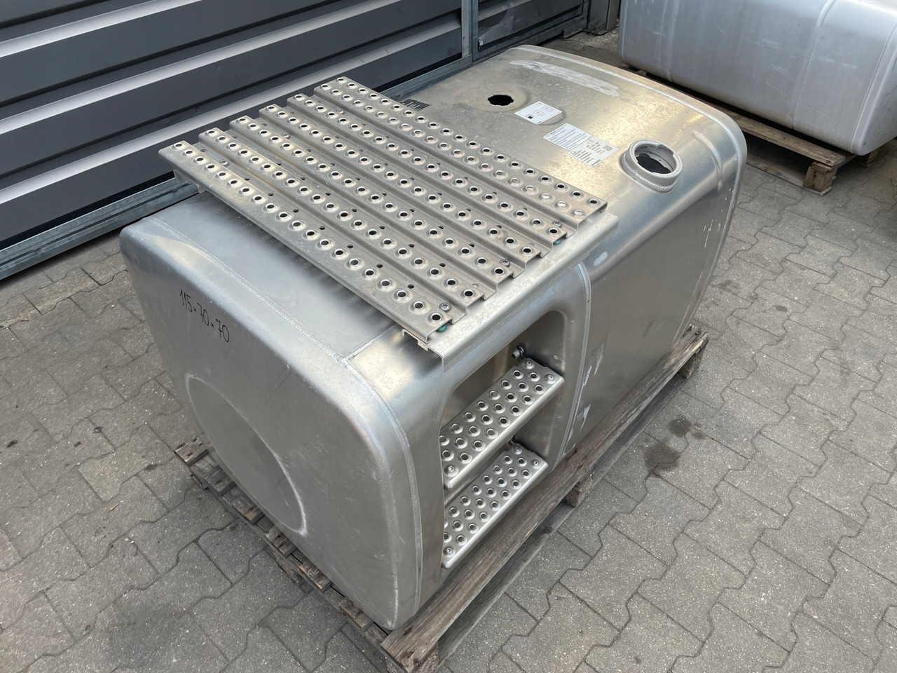 ZBIORNIK PALIWA MAN TGA TGX TGS 460 L 81122016831 - 燃料箱 适用于 卡车:图2 ZBIORNIK PALIWA MAN TGA TGX TGS 460 L 81122016831 - 燃料箱 适用于 卡车:图2