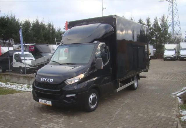 Iveco DAILY 35 C 15 3.0TDI FIRANA Z PRAWEJ STRONY 3.5T DMC WINDA - 厢式货车:图1 Iveco DAILY 35 C 15 3.0TDI FIRANA Z PRAWEJ STRONY 3.5T DMC WINDA - 厢式货车:图1