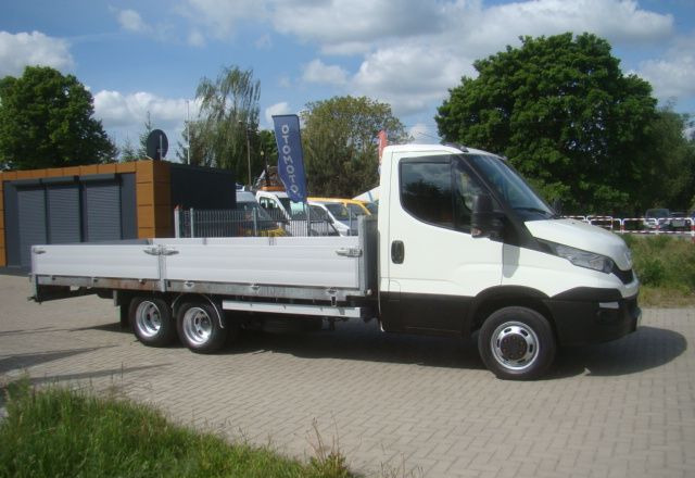 Iveco DAILY 40 C 17 3.0TDI CLIXSTAR PRAWOJAZDY E DO B 3400KGŁADOWNOŚCI - 平板货车:图5 Iveco DAILY 40 C 17 3.0TDI CLIXSTAR PRAWOJAZDY E DO B 3400KGŁADOWNOŚCI - 平板货车:图5