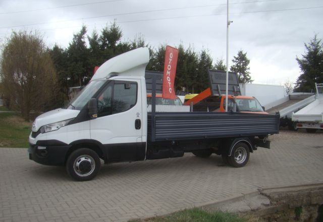 Iveco DAILY 50 C 17 3.0TDI 3-STONNA WYWROYKA - 翻斗货车:图3 Iveco DAILY 50 C 17 3.0TDI 3-STONNA WYWROYKA - 翻斗货车:图3