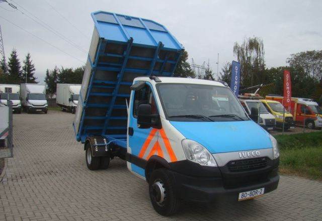 Iveco DAILY 70 C 15 3.0TDI 3.5T 3.65M WYWROTKA - 翻斗货车:图3 Iveco DAILY 70 C 15 3.0TDI 3.5T 3.65M WYWROTKA - 翻斗货车:图3