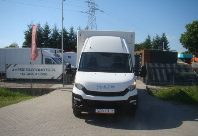 Iveco DAILY 70 C 18 3.0TDI 5.45M WINDA 1000KG - 厢式卡车:图2 Iveco DAILY 70 C 18 3.0TDI 5.45M WINDA 1000KG - 厢式卡车:图2