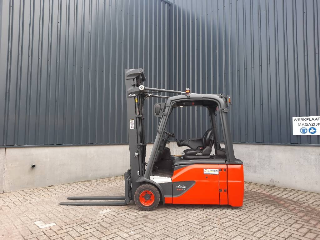 Linde E20L-02 - 电动叉车:图1 Linde E20L-02 - 电动叉车:图1