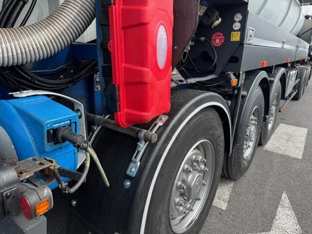 液罐半拖车 SAMRO RIVARD:图7 液罐半拖车 SAMRO RIVARD:图7