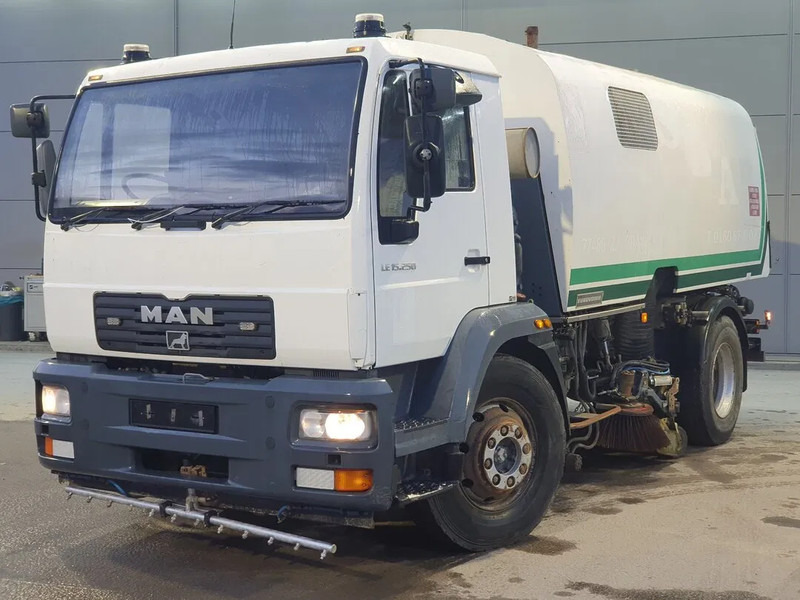 MAN LE 15.250 Eurovoirie Sweeper Manual Steelsuspension Euro 3 2007 - 道路清扫机:图1 MAN LE 15.250 Eurovoirie Sweeper Manual Steelsuspension Euro 3 2007 - 道路清扫机:图1