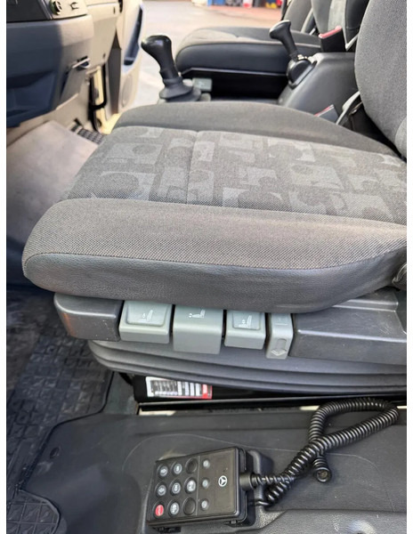 Mercedes-Benz Atego 816 - 栏板式/ 平板卡车:图5 Mercedes-Benz Atego 816 - 栏板式/ 平板卡车:图5