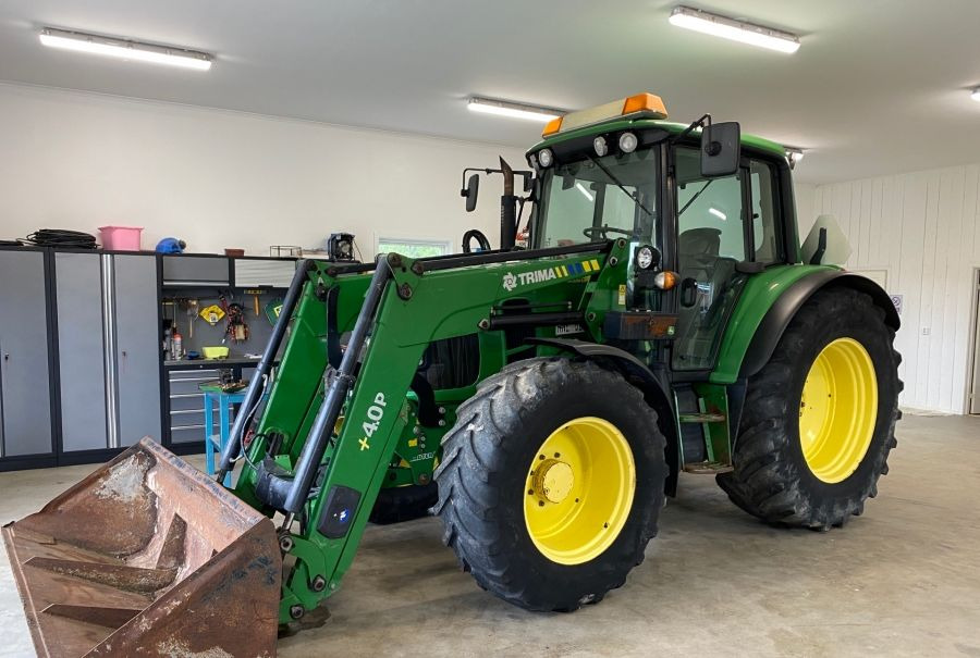 John Deere 6330 Premium - 拖拉机:图1 John Deere 6330 Premium - 拖拉机:图1