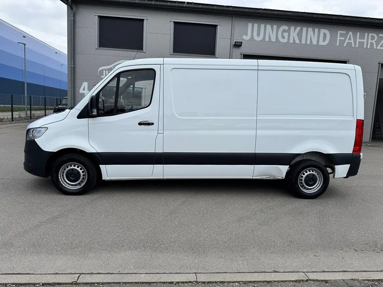 Mercedes-Benz Sprinter 215 CDI Flach Lang Klima FWD - 无侧窗厢式货车:图3 Mercedes-Benz Sprinter 215 CDI Flach Lang Klima FWD - 无侧窗厢式货车:图3