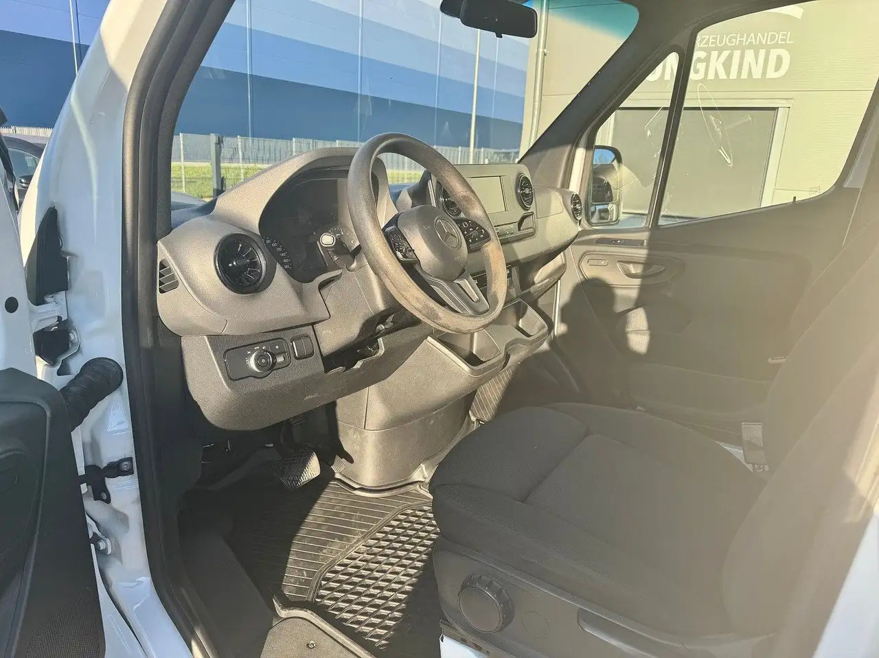 无侧窗厢式货车 Mercedes-Benz Sprinter 316 CDI Lang Hoch Klima LED MBUX：图9