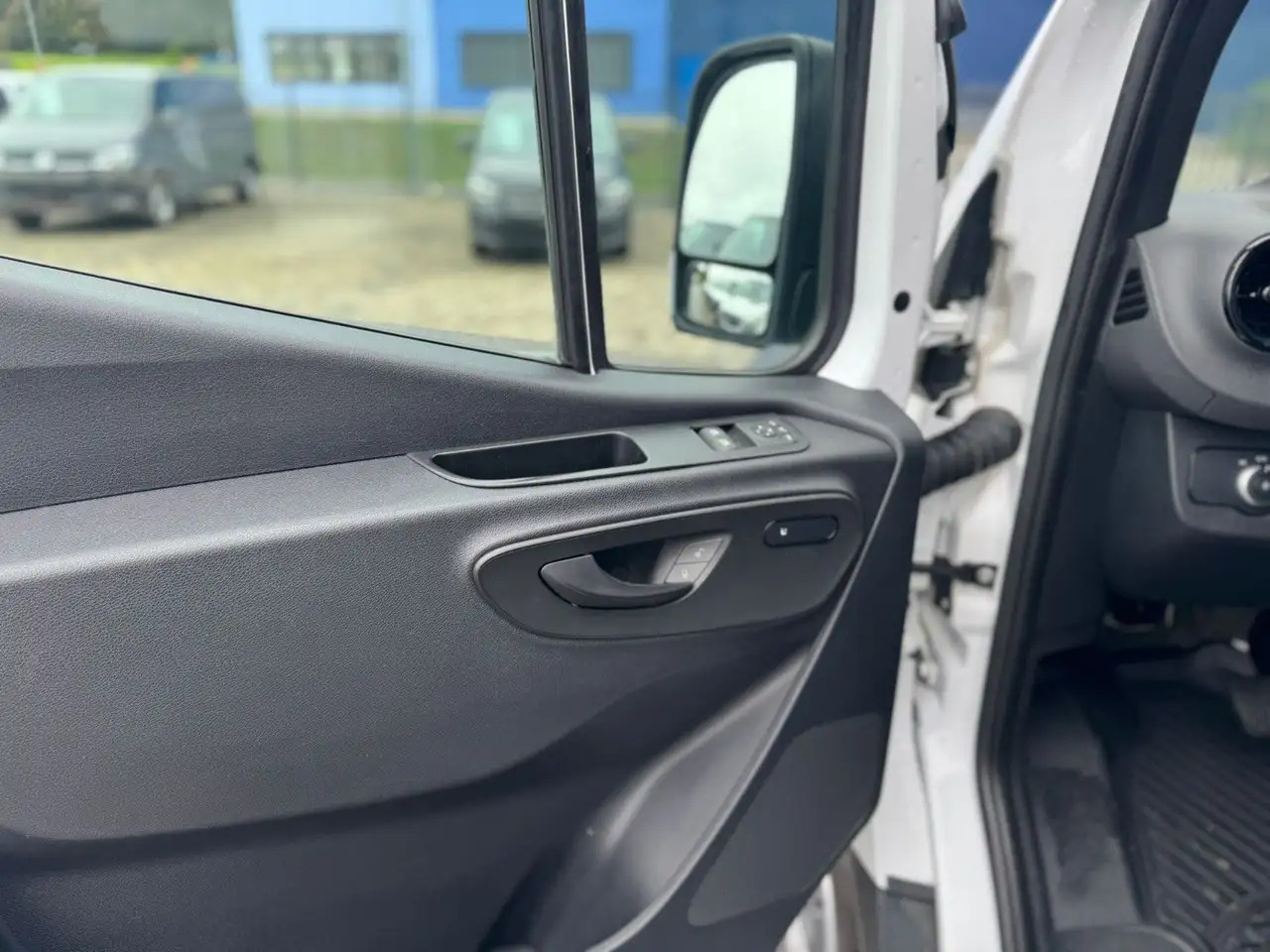 Mercedes-Benz Sprinter 317 CDI Lang Hoch Klima MBUX AHK 2,8t - 无侧窗厢式货车:图5 Mercedes-Benz Sprinter 317 CDI Lang Hoch Klima MBUX AHK 2,8t - 无侧窗厢式货车:图5