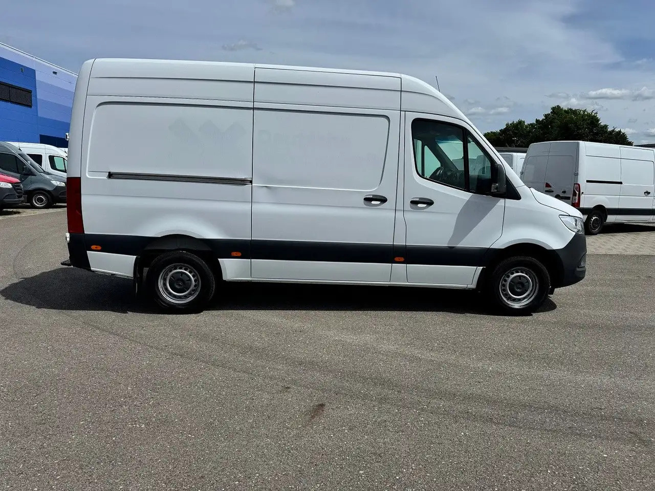 Mercedes-Benz Sprinter 317 CDI Lang Hoch Klima MBUX AHK - 无侧窗厢式货车:图4 Mercedes-Benz Sprinter 317 CDI Lang Hoch Klima MBUX AHK - 无侧窗厢式货车:图4