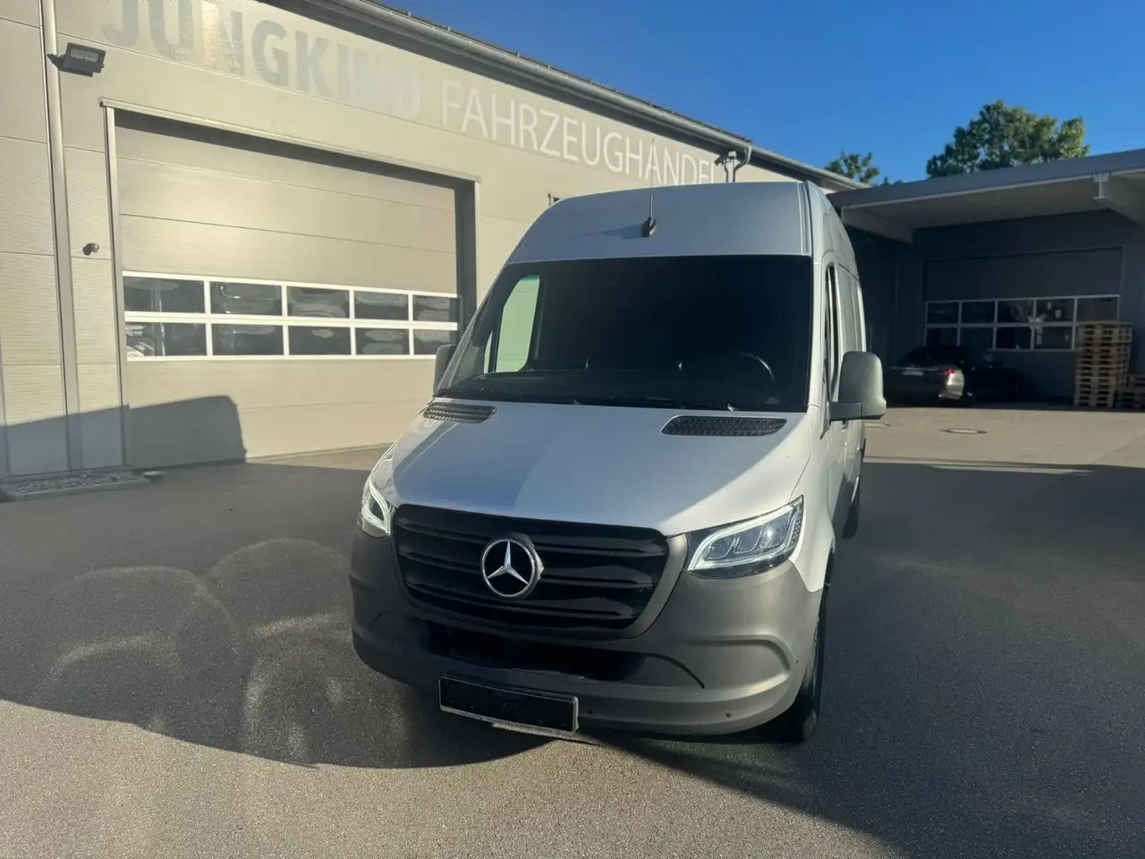 Mercedes-Benz Sprinter 317 CDI Lang Hoch Klima MBUX Silber LED - 无侧窗厢式货车:图3 Mercedes-Benz Sprinter 317 CDI Lang Hoch Klima MBUX Silber LED - 无侧窗厢式货车:图3
