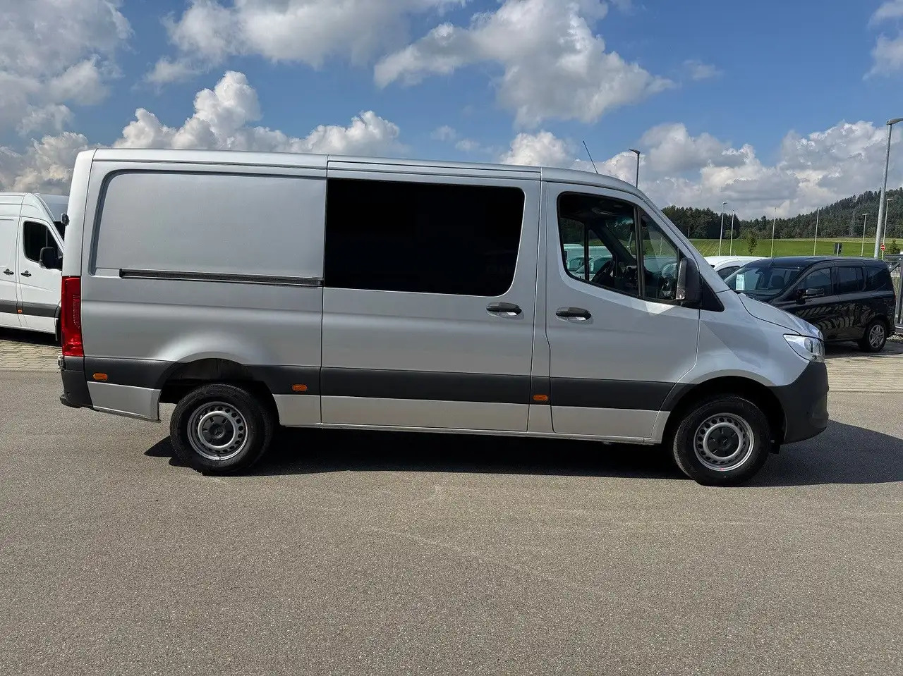 Mercedes-Benz Sprinter 317 CDI Lang Silber MBUX RWD Klima - 无侧窗厢式货车:图4 Mercedes-Benz Sprinter 317 CDI Lang Silber MBUX RWD Klima - 无侧窗厢式货车:图4