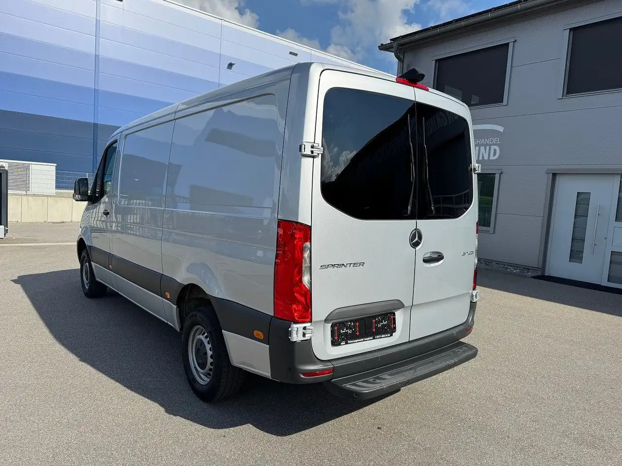 Mercedes-Benz Sprinter 317 CDI Lang Silber MBUX RWD Klima - 无侧窗厢式货车:图5 Mercedes-Benz Sprinter 317 CDI Lang Silber MBUX RWD Klima - 无侧窗厢式货车:图5