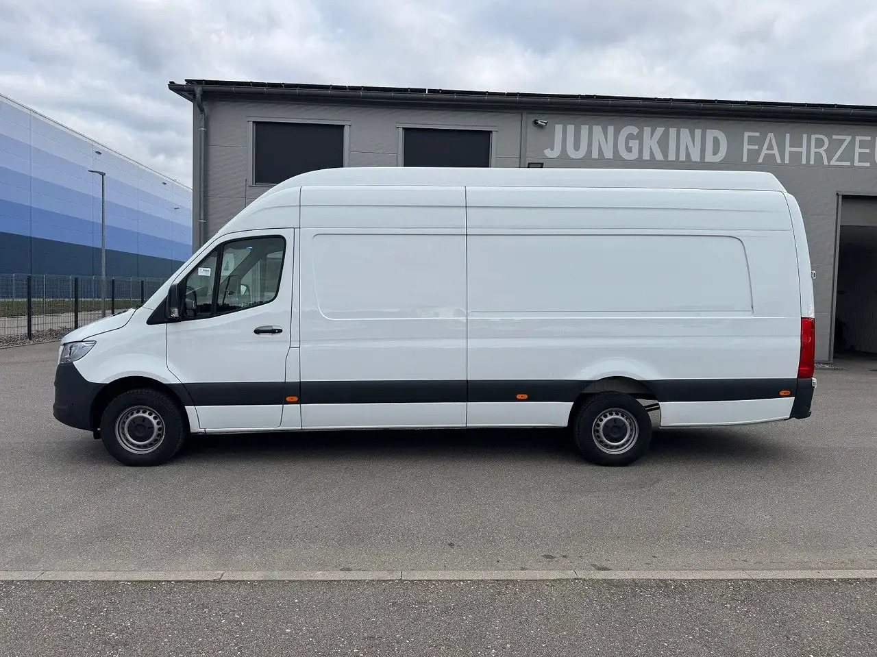 Mercedes-Benz Sprinter 317 CDI Maxi Lang Extralang XXL MBUX - 无侧窗厢式货车:图3 Mercedes-Benz Sprinter 317 CDI Maxi Lang Extralang XXL MBUX - 无侧窗厢式货车:图3