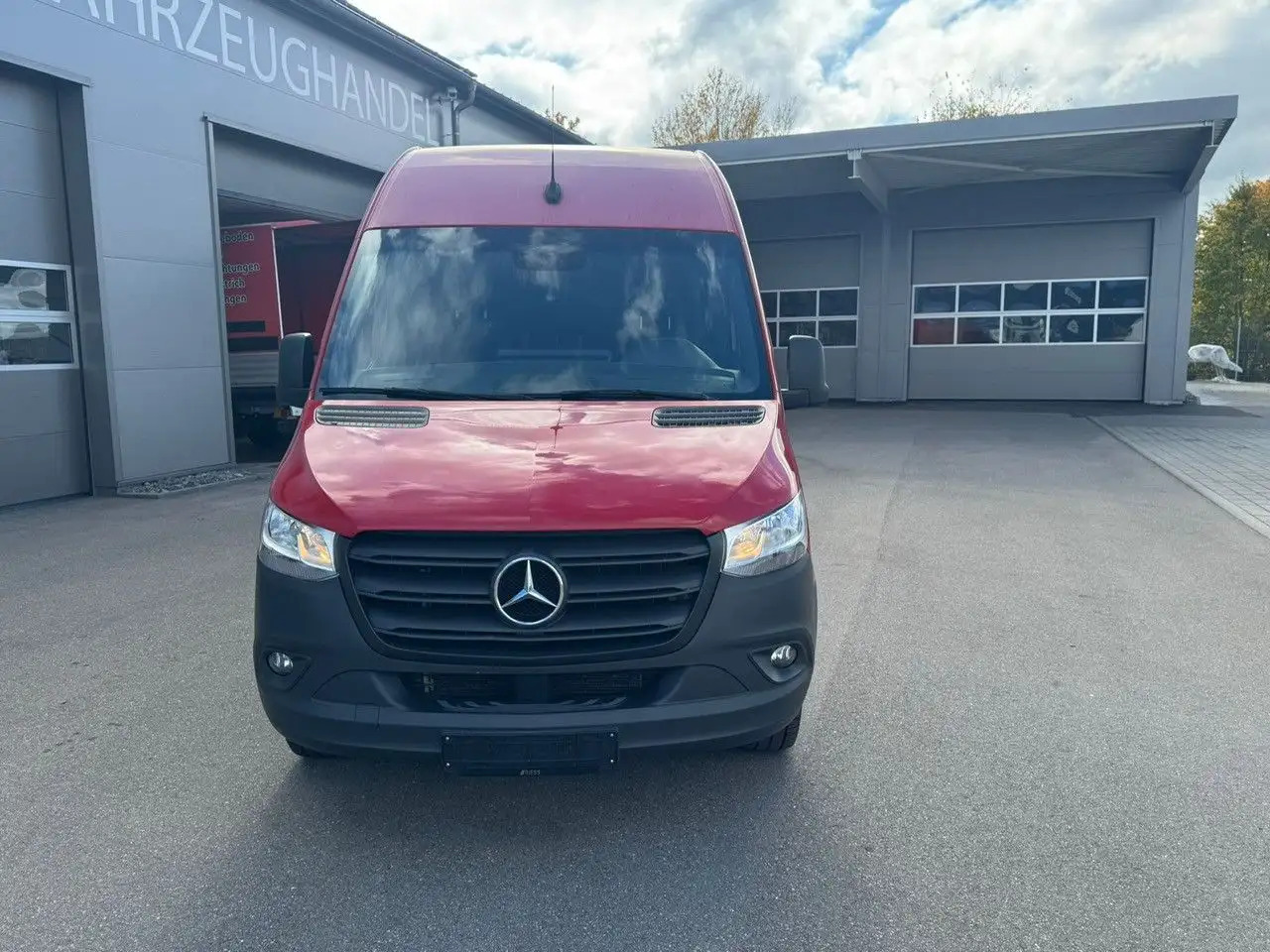 Mercedes-Benz Sprinter 317 CDI Maxi Lang Mixto AHK 3,5t MBUX - 无侧窗厢式货车, 康比货车:图2 Mercedes-Benz Sprinter 317 CDI Maxi Lang Mixto AHK 3,5t MBUX - 无侧窗厢式货车, 康比货车:图2