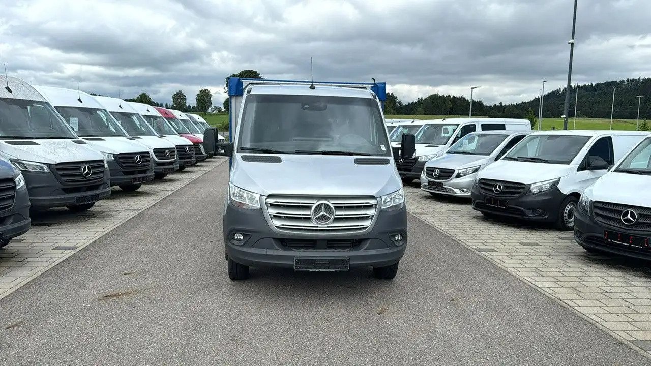 Mercedes-Benz Sprinter 519 CDI Pritsche+Plane 6x2 XXL - 侧帘货车:图5 Mercedes-Benz Sprinter 519 CDI Pritsche+Plane 6x2 XXL - 侧帘货车:图5