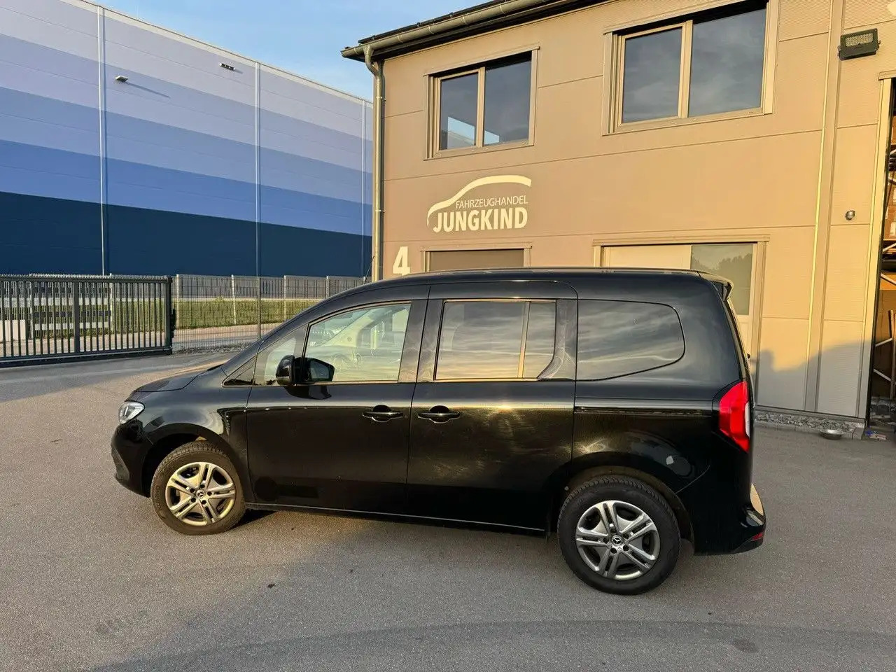 Mercedes-Benz T-Class T -Klasse 160 d standard - 汽车:图1 Mercedes-Benz T-Class T -Klasse 160 d standard - 汽车:图1