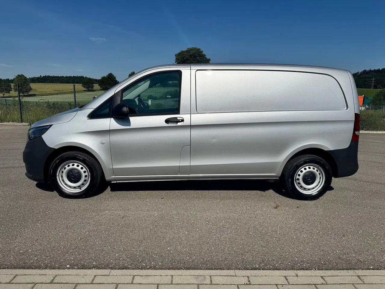 Mercedes-Benz Vito 114 CDI Kompakt Silber Bott - 无侧窗厢式货车:图3 Mercedes-Benz Vito 114 CDI Kompakt Silber Bott - 无侧窗厢式货车:图3