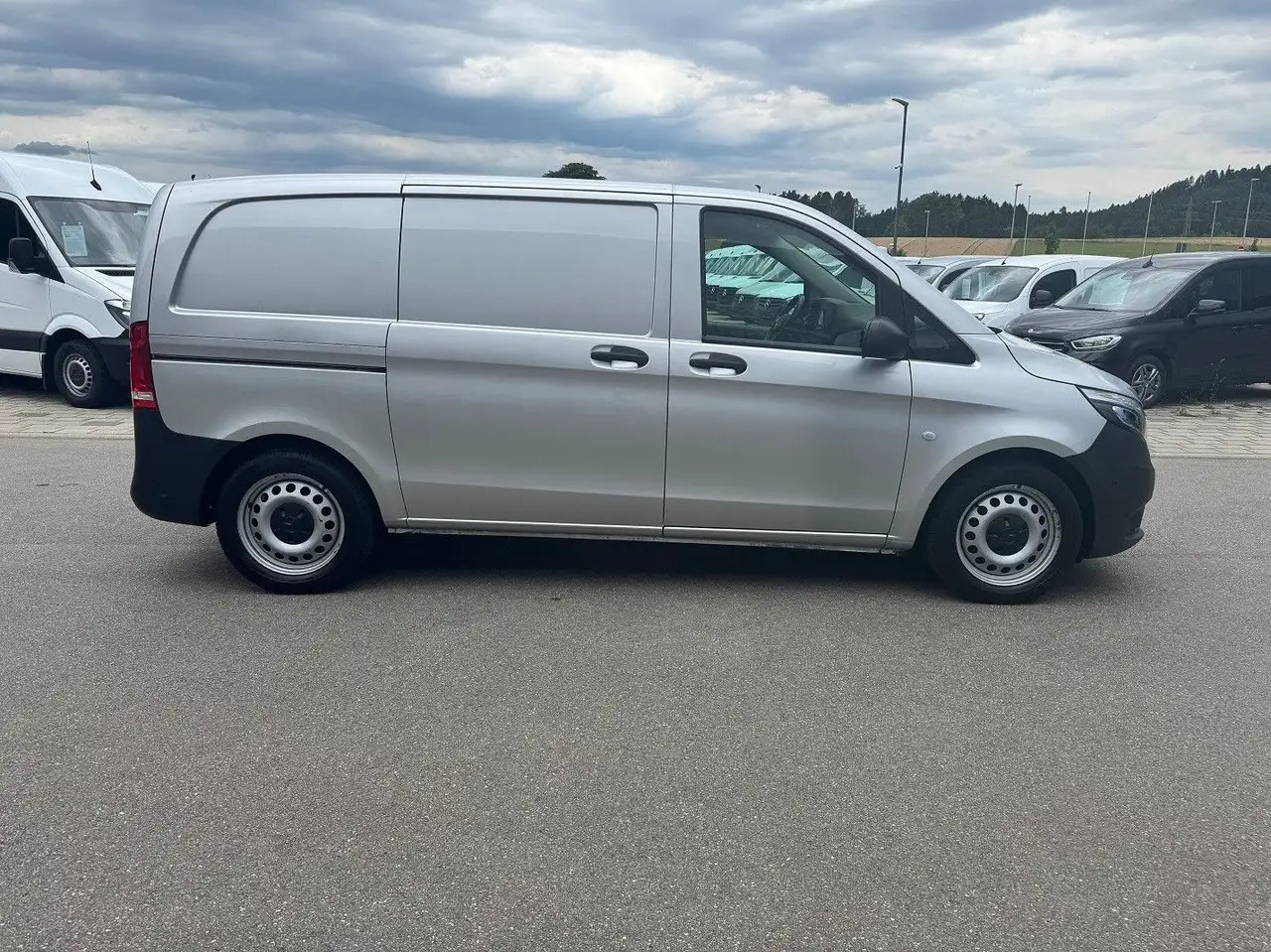 Mercedes-Benz Vito 114 CDI Kompakt Silber Klima Bott - 无侧窗厢式货车:图4 Mercedes-Benz Vito 114 CDI Kompakt Silber Klima Bott - 无侧窗厢式货车:图4
