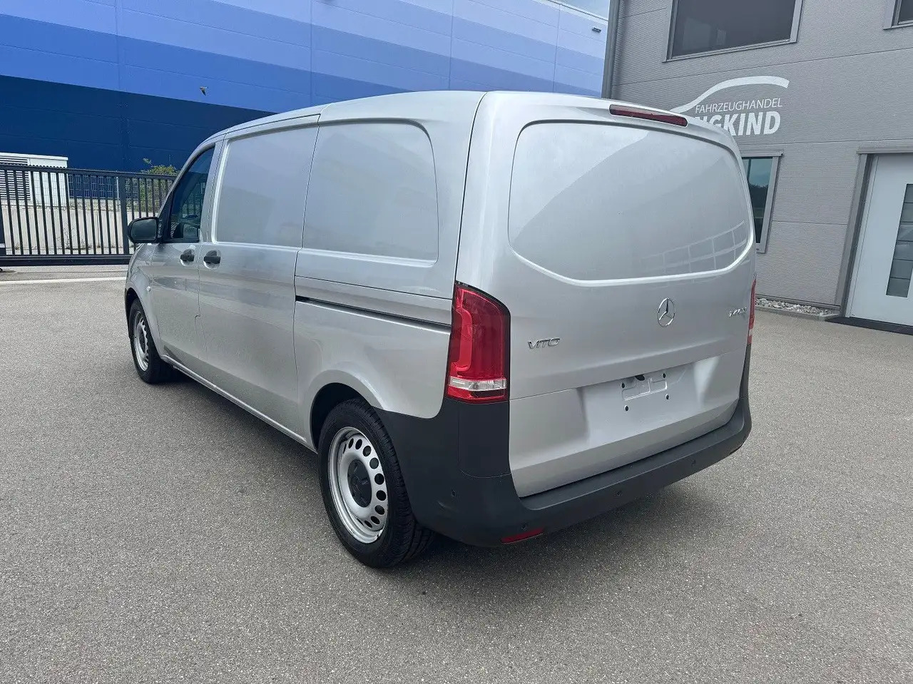 Mercedes-Benz Vito 114 CDI Kompakt Silber Klima Bott - 无侧窗厢式货车:图5 Mercedes-Benz Vito 114 CDI Kompakt Silber Klima Bott - 无侧窗厢式货车:图5