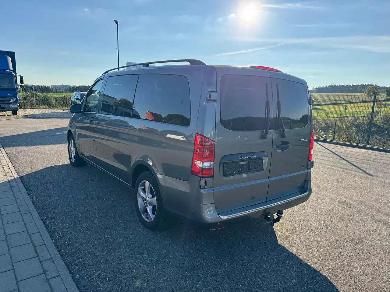 Mercedes-Benz Vito Tourer 119 CDI Edition 4x4 Lang - 汽车:图5 Mercedes-Benz Vito Tourer 119 CDI Edition 4x4 Lang - 汽车:图5