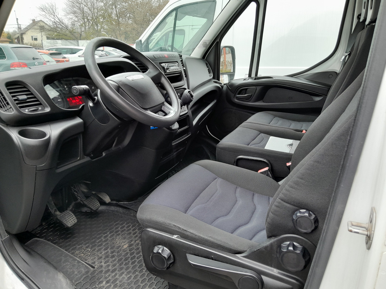 IVECO Daily 35S14 - 厢式货车:图5 IVECO Daily 35S14 - 厢式货车:图5