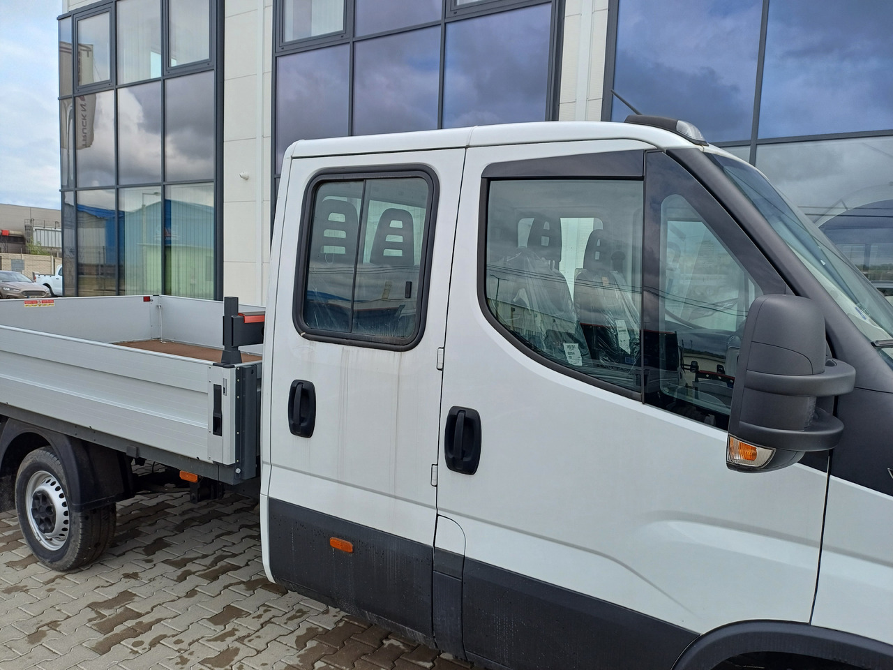 Iveco Daila 35 Daily C 18 H 3450 - 平板货车:图2 Iveco Daila 35 Daily C 18 H 3450 - 平板货车:图2