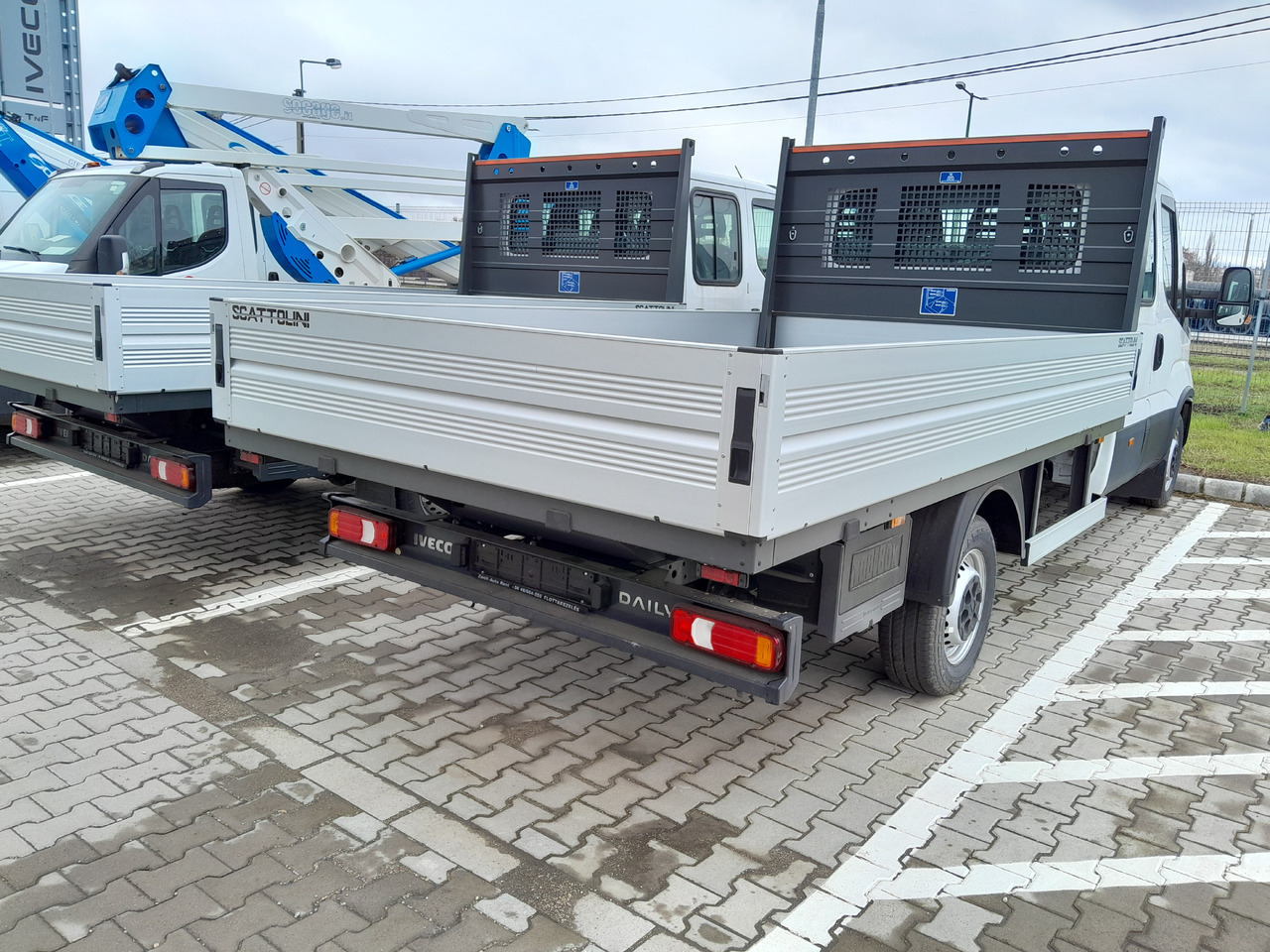 Iveco Daila 35 Daily C 18 H 3450 - 平板货车:图4 Iveco Daila 35 Daily C 18 H 3450 - 平板货车:图4