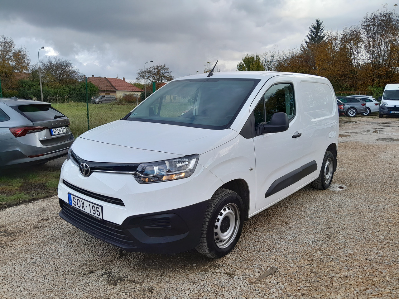 TOYOTA 1.5 City Active 3 Business - 紧凑型面包车:图2 TOYOTA 1.5 City Active 3 Business - 紧凑型面包车:图2