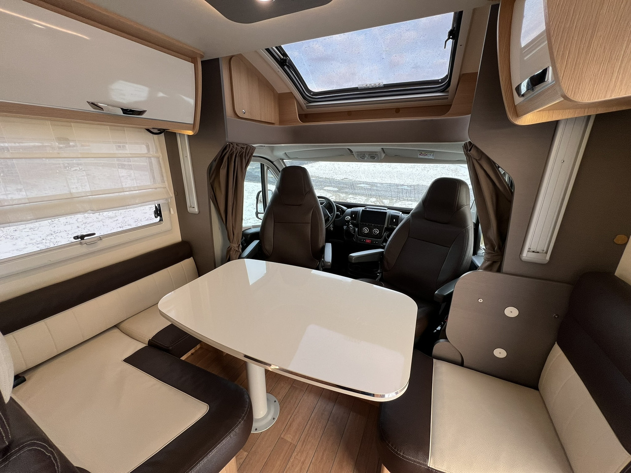 FORSTER T 699 EB Hubbett - Markise - Fahrradtr. - 半集成房车:图3 FORSTER T 699 EB Hubbett - Markise - Fahrradtr. - 半集成房车:图3