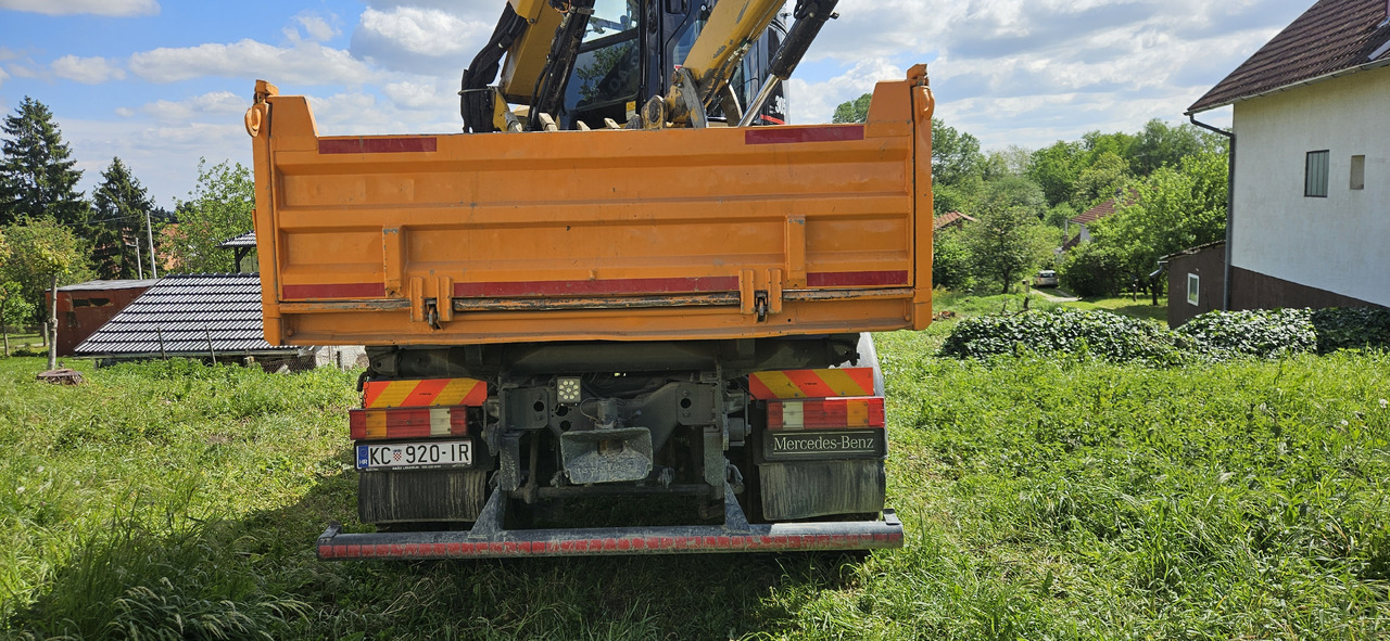 MERCEDES-BENZ 1824 ACTROS SK 4x4 - 翻斗车:图4 MERCEDES-BENZ 1824 ACTROS SK 4x4 - 翻斗车:图4