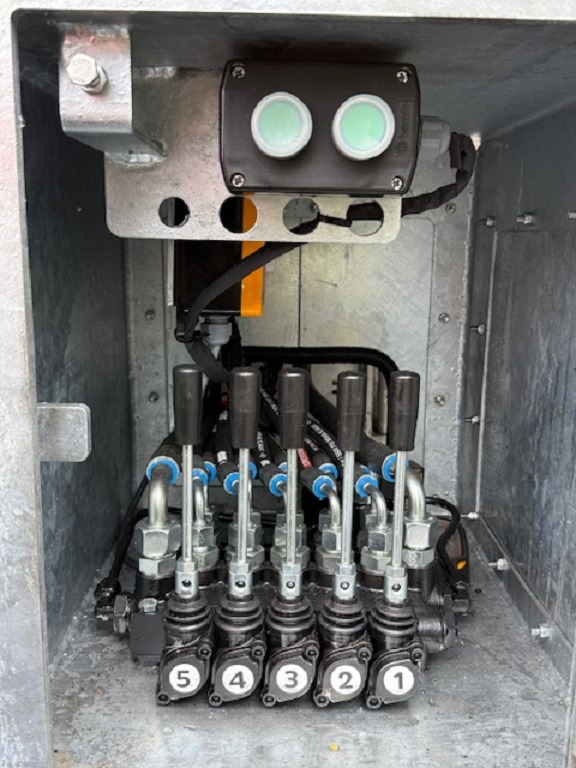 KALEPAR KLP2Y - 自动转运半拖车:图3 KALEPAR KLP2Y - 自动转运半拖车:图3