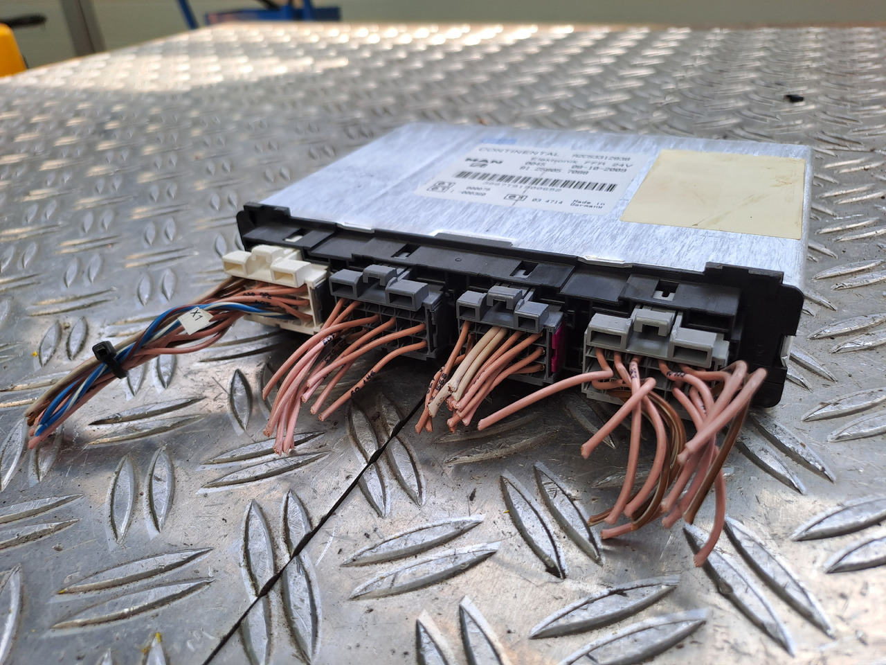 Gebrauchte MAN TGX 26.480 Steuergerät Fahrzeugführungsrechner , Artikel - Nr. : 81.25805 - 7088 - ECU 适用于 卡车:图3 Gebrauchte MAN TGX 26.480 Steuergerät Fahrzeugführungsrechner , Artikel - Nr. : 81.25805 - 7088 - ECU 适用于 卡车:图3