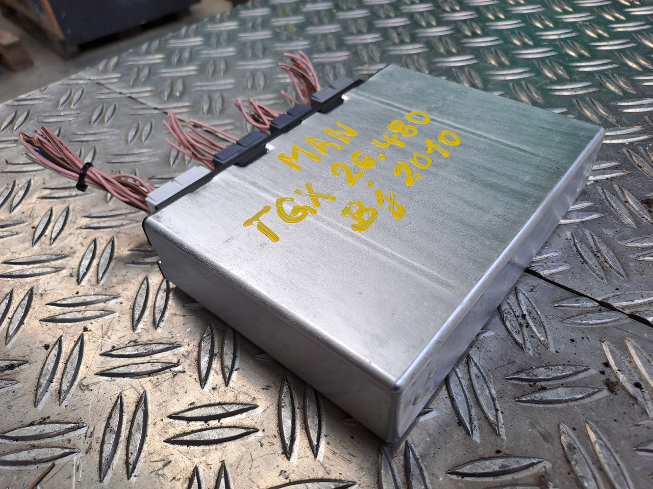 Gebrauchte MAN TGX 26.480 Steuergerät Fahrzeugführungsrechner , Artikel - Nr. : 81.25805 - 7088 - ECU 适用于 卡车:图1 Gebrauchte MAN TGX 26.480 Steuergerät Fahrzeugführungsrechner , Artikel - Nr. : 81.25805 - 7088 - ECU 适用于 卡车:图1