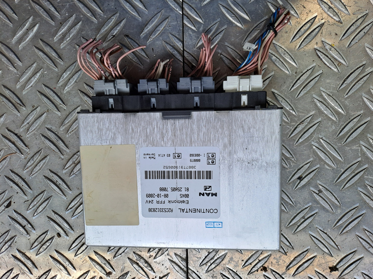 Gebrauchte MAN TGX 26.480 Steuergerät Fahrzeugführungsrechner , Artikel - Nr. : 81.25805 - 7088 - ECU 适用于 卡车:图2 Gebrauchte MAN TGX 26.480 Steuergerät Fahrzeugführungsrechner , Artikel - Nr. : 81.25805 - 7088 - ECU 适用于 卡车:图2