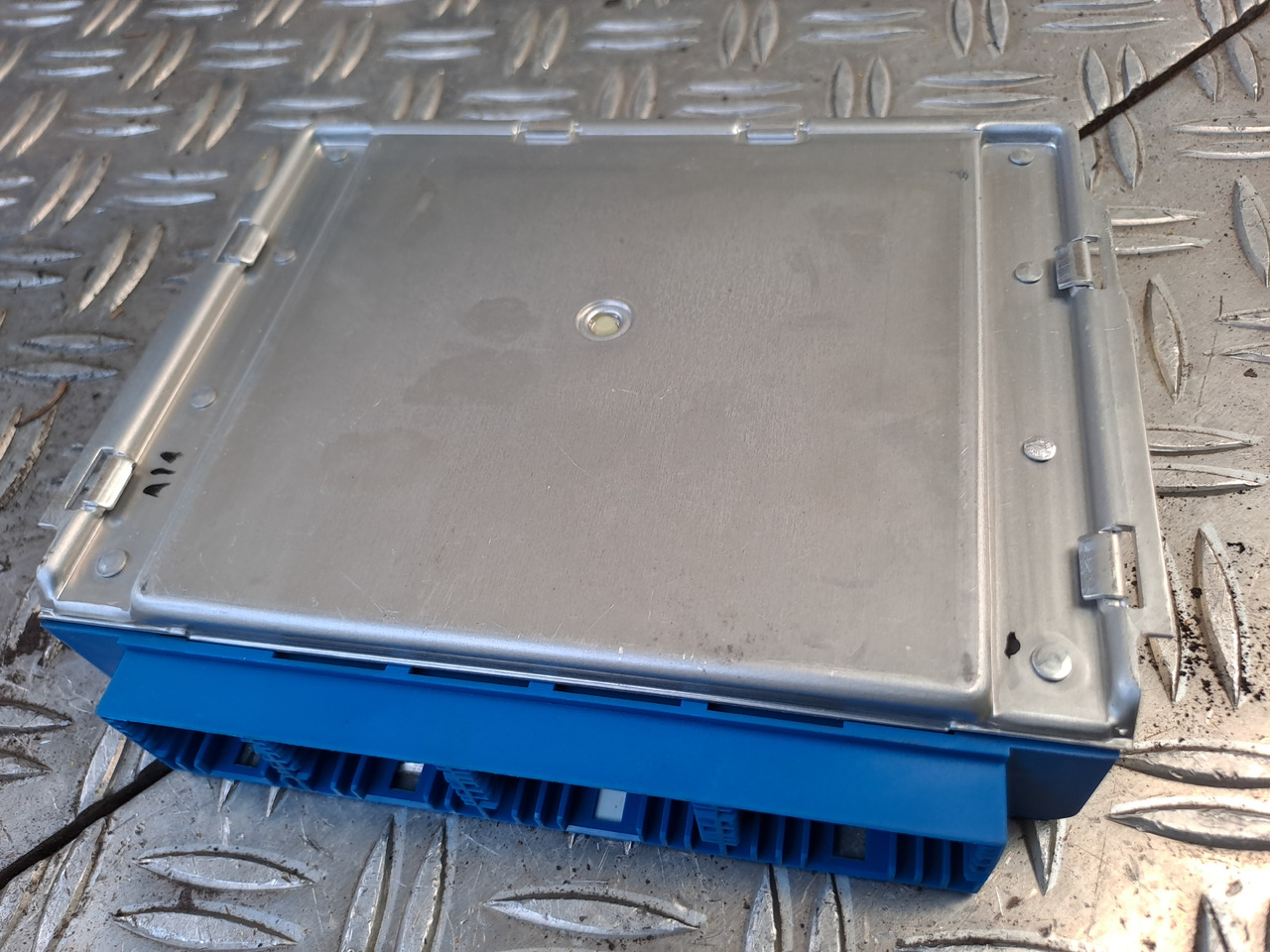 Gebrauchtes MAN TGX 26.440 EBS 5 Steuergerät 24 V , Artikel - Nr.: 81.25808 - 7053 - ECU 适用于 卡车:图2 Gebrauchtes MAN TGX 26.440 EBS 5 Steuergerät 24 V , Artikel - Nr.: 81.25808 - 7053 - ECU 适用于 卡车:图2