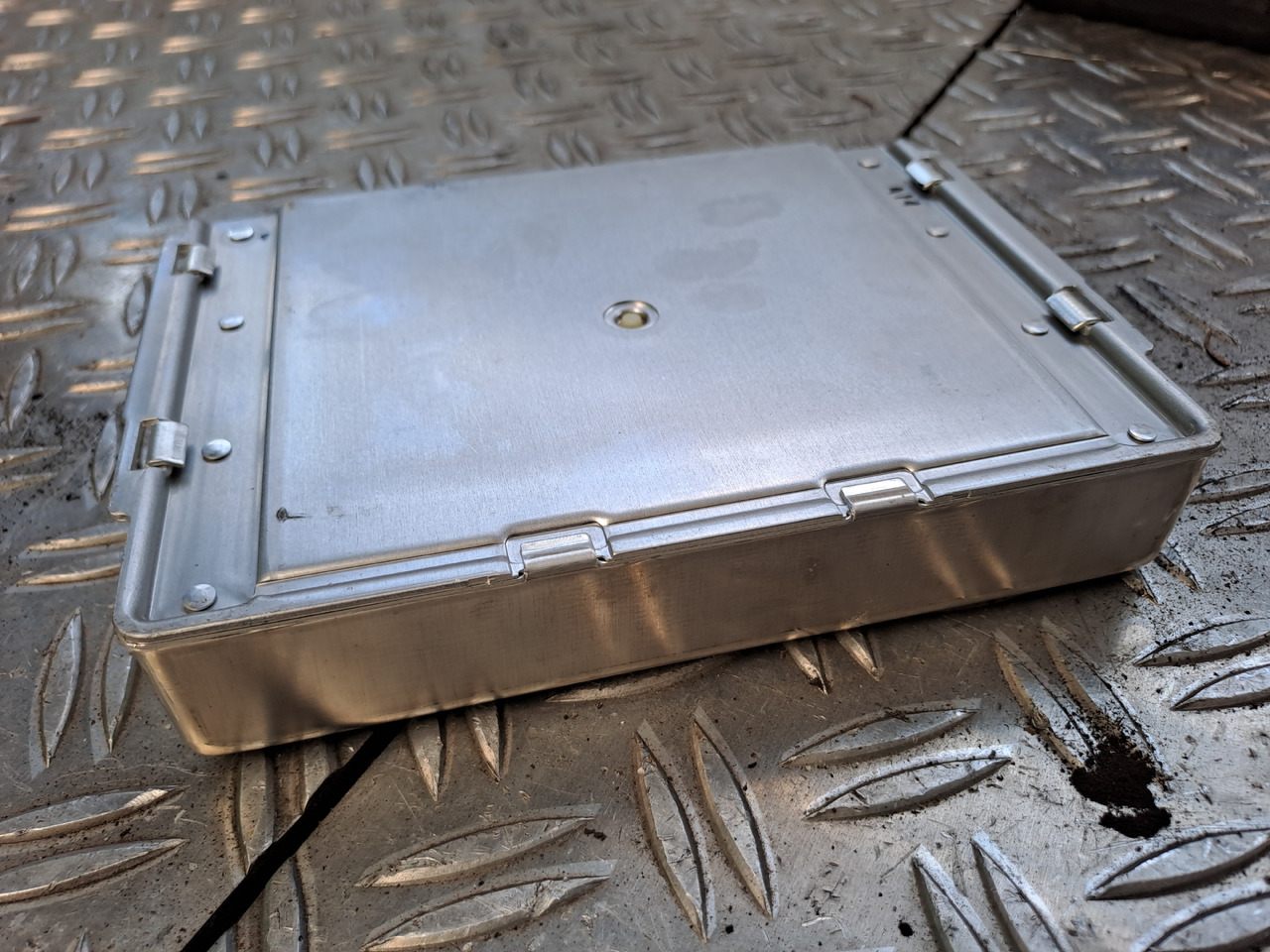 Gebrauchtes MAN TGX 26.440 EBS 5 Steuergerät 24 V , Artikel - Nr.: 81.25808 - 7053 - ECU 适用于 卡车:图4 Gebrauchtes MAN TGX 26.440 EBS 5 Steuergerät 24 V , Artikel - Nr.: 81.25808 - 7053 - ECU 适用于 卡车:图4