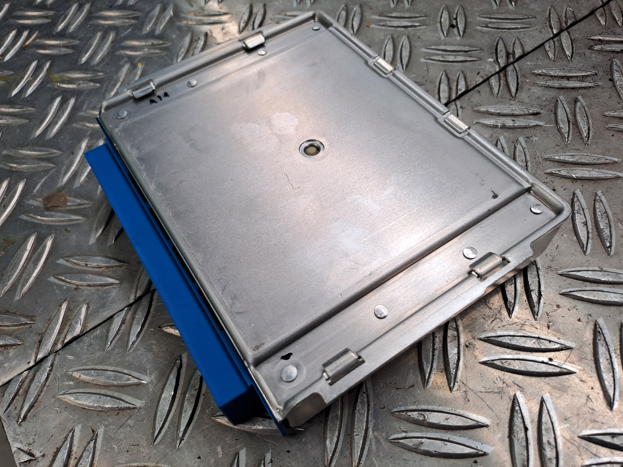 Gebrauchtes MAN TGX 26.440 EBS Steuergerät Brems - / Fahrdynamik, Artikel - Nr. : 81.25808 - 7053 - ECU 适用于 卡车:图3 Gebrauchtes MAN TGX 26.440 EBS Steuergerät Brems - / Fahrdynamik, Artikel - Nr. : 81.25808 - 7053 - ECU 适用于 卡车:图3