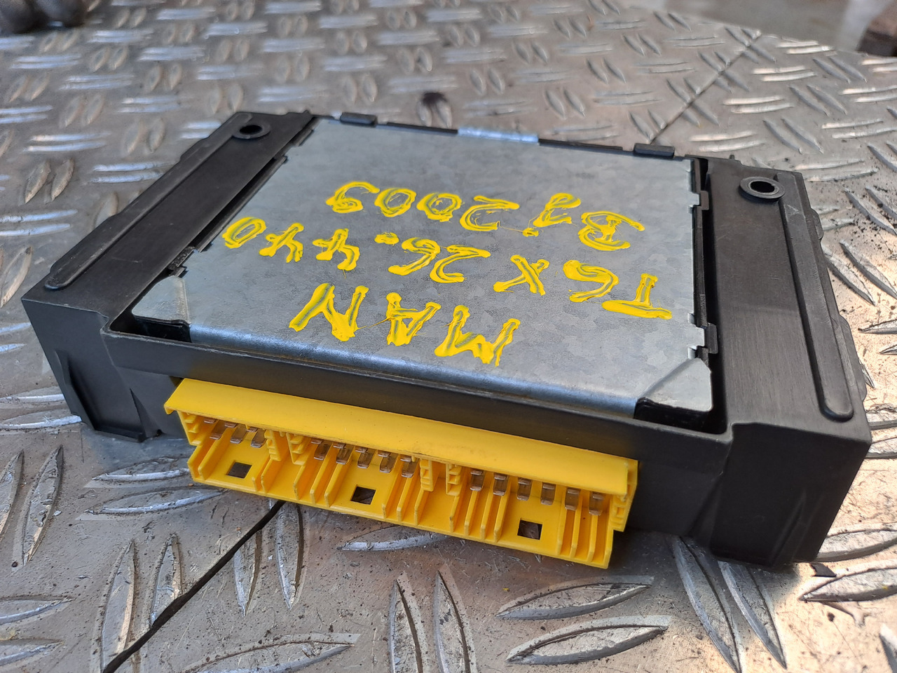 Gebrauchtes MAN TGX 26.440 Steuergerät ECAS Luftfederung, Artikel - Nr.: 81.25811 - 7020 - ECU 适用于 卡车:图1 Gebrauchtes MAN TGX 26.440 Steuergerät ECAS Luftfederung, Artikel - Nr.: 81.25811 - 7020 - ECU 适用于 卡车:图1