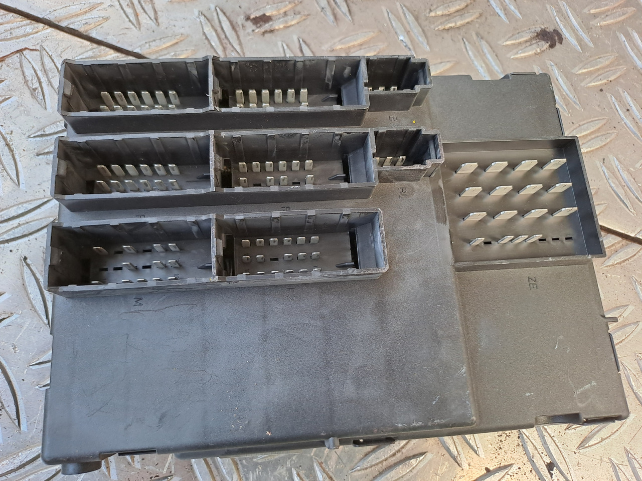 Gebrauchtes MAN TGX 26.440 Steuergerät zentraler Bordrechner, Artikel - Nr.: 81.25806 - 7096 - ECU 适用于 卡车:图3 Gebrauchtes MAN TGX 26.440 Steuergerät zentraler Bordrechner, Artikel - Nr.: 81.25806 - 7096 - ECU 适用于 卡车:图3