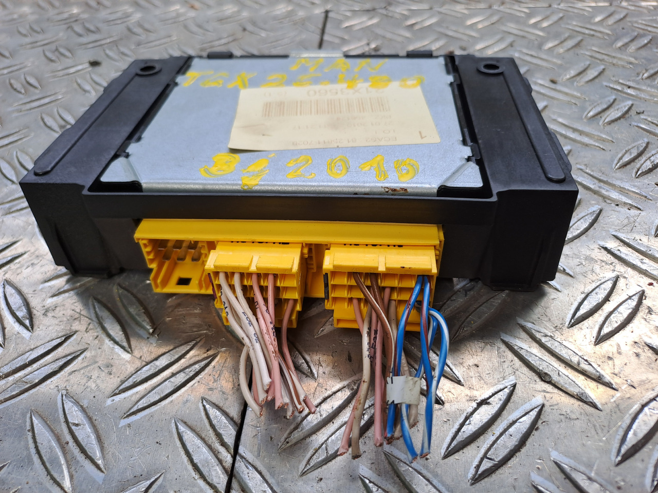 Gebrauchtes MAN TGX 26.480 Steuergerät ECAS Luftfederung , Artikel - Nr. : 81.25811 - 7020 - ECU 适用于 卡车:图4 Gebrauchtes MAN TGX 26.480 Steuergerät ECAS Luftfederung , Artikel - Nr. : 81.25811 - 7020 - ECU 适用于 卡车:图4